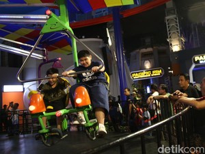 Serunya Imlek di Trans Studio Cibubur, Ada Atraksi Api, Dekorasi Mewah, dan Wahana Seru
