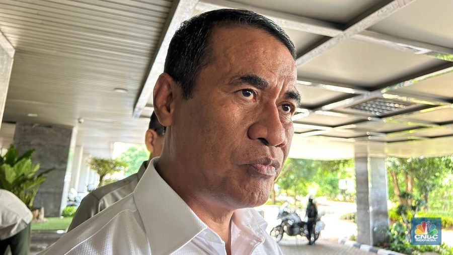 Menteri Pertanian (Mentan) Andi Amran Sulaiman saat ditemui di kantornya, Senin (30/12/24).  (վ/Martyasari Rizky)