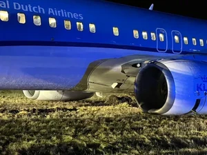 Mendarat Darurat di Bandara Norwegia, Pesawat KLM Royal Dutch Tergelincir