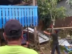 Murka Warga di Gowa Bongkar Rumah Lansia Pemerkosa Anak Kandung Tunawicara