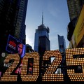 Selamat Tahun Baru! Cek Ramalan Keuangan 12 Shio di 2025