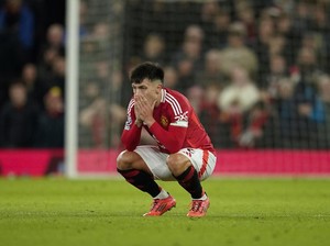 Tolak Napoli, Lisandro Martinez Pilih Bertahan di Man United