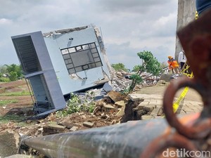 Mencekamnya Vila Manzara Kota Batu Ambruk Saat Ditempati 6 Orang Sekeluarga