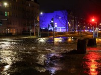 Malam Tahun Baru Suram di Jerman, Jalan-Jalan Tiba-Tiba Banjir
