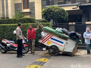 Pilu Ahmad Yamin, Angkut Jenazah Istri Tersayang Pakai Gerobak