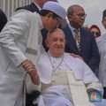 Momen Paus Salim Tangan Imam Istiqlal & Imam Istiqlal Cium Kening Paus
