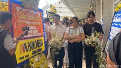 Abu Jenazah Ayah Jessica Iskandar Dilarung di Pantai Ancol
