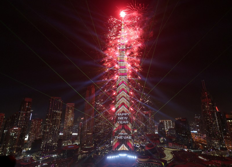 Kembang api pukul 9 malam meledak selama perayaan Malam Tahun Baru di Sydney, Australia, 31 Desember 2024. Kembang api pukul 9 malam meledak selama perayaan Malam Tahun Baru di Sydney, Australia, 31 Desember 2024. (AAP Image/Bianca De Marchi/via REUTERS)