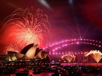 Begini Gemerlap Pesta Kembang Api di Belahan Dunia Rayakan Tahun 2025
