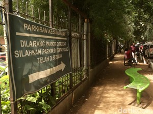 Dishub Bandung: Trotoar Bukan untuk Parkir, Tapi Pejalan Kaki!