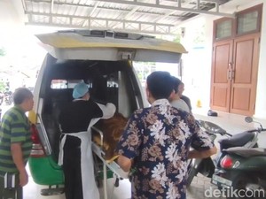 Mayat Remaja Banyuwangi Tewas Dianiaya Diserahkan Keluarga Usai Autopsi