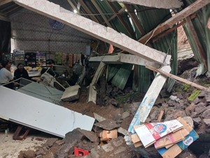 Video: Tembok Penyengker SMPN 3 Manggis di Bali Jebol Imbas Banjir