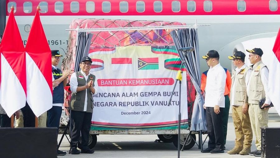 Seremoni pelepasan bantuan untuk korban bencana di Vanuatu bertempat di Pangkalan Udara Halim Perdanakusuma, Jakarta, beberapa waktu lalu. (Instagram/sugiono_56)