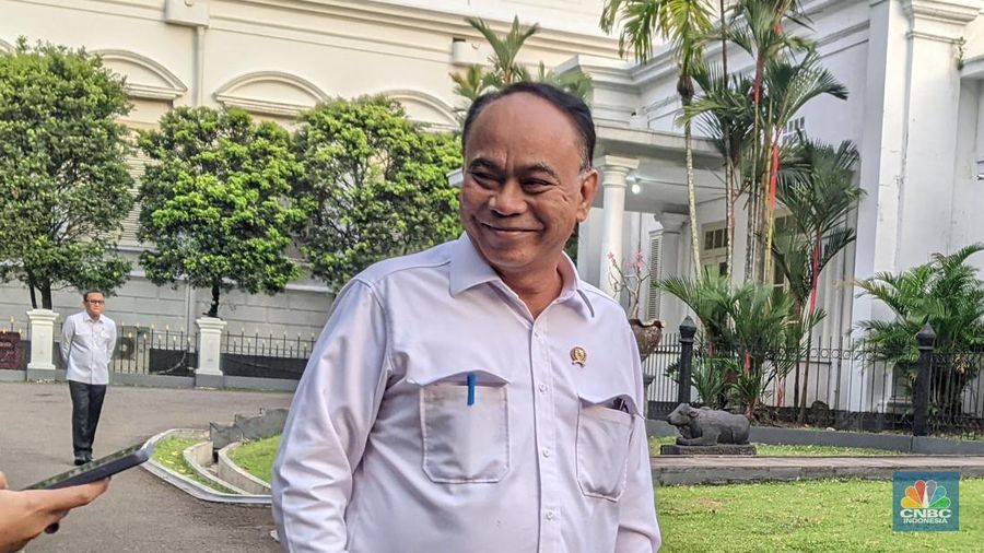 Menteri Koperasi Indonesia Budi Arie Setiadi saat ditemui di Kawasan Istana Bogor, Jumat (3/1/2025). (վ/Emir Yanwardhana)