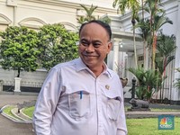 6,5 Juta Anak Terima Susu Gratis Setiap Hari, Budi Arie Mau Tingkatkan