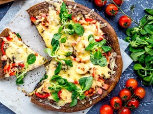Berdiet Turunkan BB dan Ingin Tetap Makan Pizza? Ini Trik dari Ahli Gizi