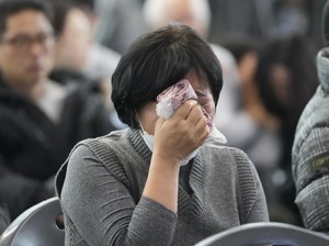 Kisah Suami Selamatkan Istri Saat Kecelakaan Jeju Air, Bikin Netizen Nangis