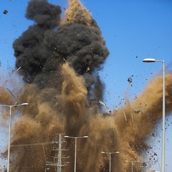 Israel Tiba-Tiba Luncurkan 3 Roket ke Lebanon