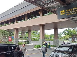 Erick Thohir Pamerkan JPO di Bandara Ngurah Rai