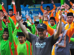 Mendikdasmen Pantau Pelaksanaan Makan Bergizi Gratis di SMP Semarang