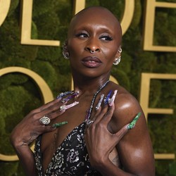Potret Cynthia Erivo Curi Perhatian di Red Carpet Golden Globes 2025