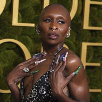 Potret Cynthia Erivo Curi Perhatian di Red Carpet Golden Globes 2025