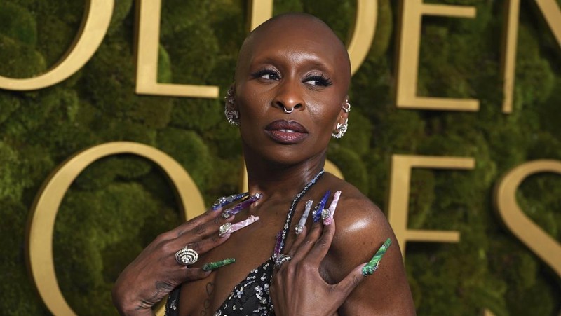 Cynthia Erivo tiba di Golden Globes ke-82 pada hari Minggu, 5 Januari 2025, di Beverly Hilton di Beverly Hills, California. (AP Photo/Chris Pizzello)