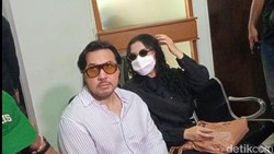 David Bayu Temani Audrey Davis di Sidang Penyebaran Video Syur