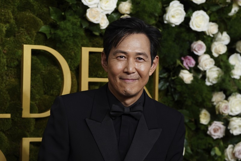 Michelle Yeoh, dari kiri, Ariana Grande, dan Cynthia Erivo berpose di ruang pers selama Golden Globes ke-82 pada Minggu, 5 Januari 2025, di Beverly Hilton di Beverly Hills, California. Michelle Yeoh, dari kiri, Ariana Grande, dan Cynthia Erivo berpose di ruang pers selama Golden Globes ke-82 pada Minggu, 5 Januari 2025, di Beverly Hilton di Beverly Hills, California. (AP Photo/Chris Pizzello)