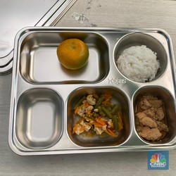 Tak Ada Susu di Menu Makan Bergizi Gratis, Ini Kata Menteri Meutya