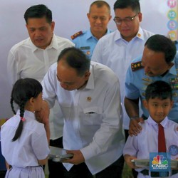 Penampakan Makan Bergizi Gratis di SD Angkasa 5, Siswa Happy Menu Enak