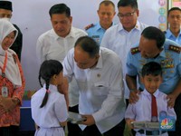 Penampakan Makan Bergizi Gratis di SD Angkasa 5, Siswa Happy Menu Enak