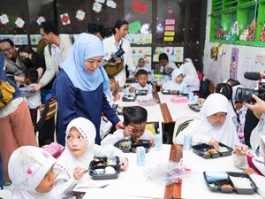 Program Makan Bergizi Gratis Resmi Diluncurkan, ini Kata Khofifah