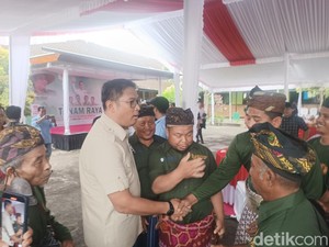 Wamentan Klaim Masalah Pupuk Beres, Petani Lombok Tengah Sebut Harga Mahal