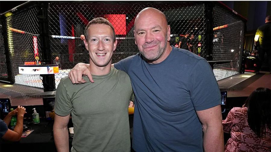 Atlet UFC, Dana Frederick White berfoto bersama CEO META Mark Zuckerberg. (Instagram/danawhite)