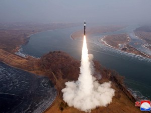 Kim Jong Un Genjot Produksi Rudal Tahun Depan
