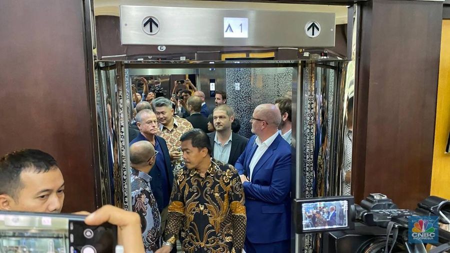 Perwakilan Apple menyambangi Kemenperin untuk negosiasi pemenuhan TKDN iPhone 16, Selasa (7/1/2025). (CNBC Indonesia/Intan Rakhmayanti)