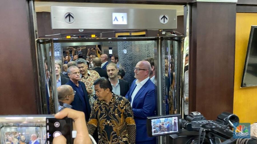 Perwakilan Apple menyambangi Kemenperin untuk negosiasi pemenuhan TKDN iPhone 16, Selasa (7/1/2025). (CNBC Indonesia/Intan Rakhmayanti)
