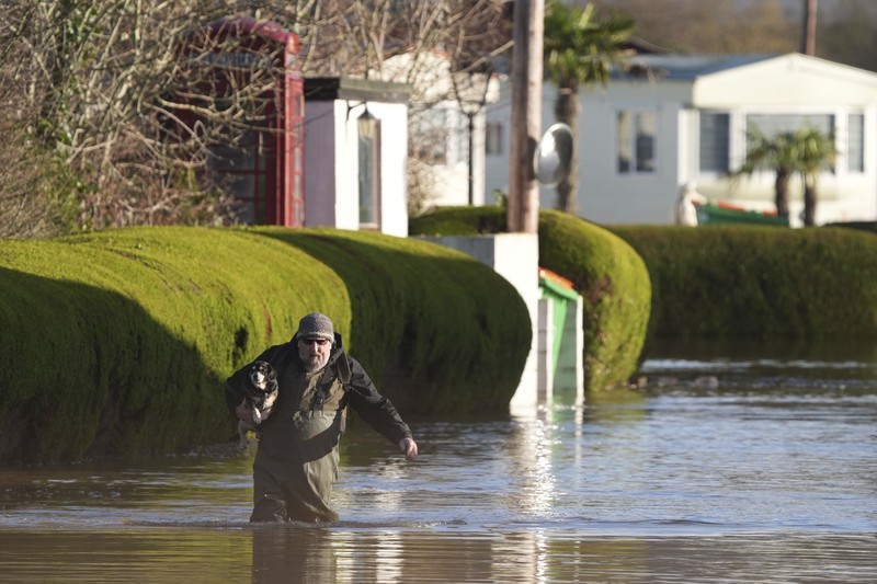 Pemandangan banjir di sekitar taman karavan Little Venice di Yalding, Kent, Inggris, Senin, 6 Januari 2025. (Gareth Fuller/PA via AP) Pemandangan banjir di sekitar taman karavan Little Venice di Yalding, Kent, Inggris, Senin, 6 Januari 2025. (Gareth Fuller/PA via AP)