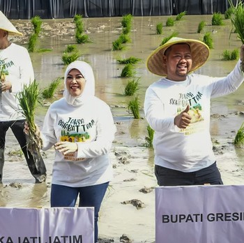 Momen Kajati Jatim Hadiri Program Jaksa Sahabat Tani di Gresik