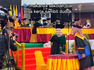 Viral Wanita Lulusan Sarjana Tidak Gengsi Jualan Sayur di Pasar