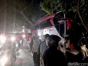 Detik-detik Horor Bus Rombongan SMK Bali Tabrak 6 Mobil Tewaskan 4 Orang