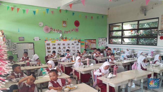 Makan Bergizi Gratis Bakal Ada 30 Menu, Anak Sekolah Tak Akan Bosan