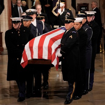 Potret Jenazah Jimmy Carter Tiba di Washington Jelang Pemakaman