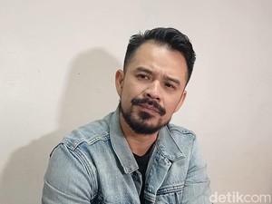 Roby Tremonti Ogah Pusing soal Masa Lalu, Doakan Pernikahan Aurelie Moeremans