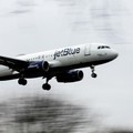 Pesawat JetBlue Tergelincir Usai Mendarat, Begini Nasib Penumpangnya