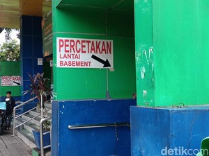 Suramnya Pusat Percetakan di Pasar Tebet, Lorong-lorong Sepi Bak Kuburan!