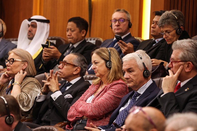 Anggota parlemen Lebanon memberikan suaranya untuk memilih presiden di gedung parlemen, Beirut, Kamis (9/1/2025). (REUTERS/Mohamed Azakir) Anggota parlemen Lebanon memberikan suaranya untuk memilih presiden di gedung parlemen, Beirut, Kamis (9/1/2025). (REUTERS/Mohamed Azakir)