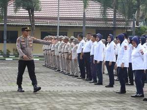 Asah Kekompakan dan Disiplin, ASN-PHL Polres Mojokerto Dilatih PBB