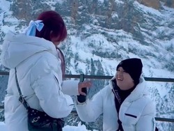Dilamar Jonathan Alden, Brisia Jodie Beruntung Tunggu 28 Tahun Dapat yang Seiman Dilamar Jonathan Alden, Brisia Jodie Beruntung Tunggu 28 Tahun Dapat yang Seiman